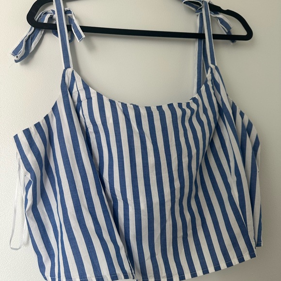 NWT. Striped Tie-Shoulder Cropped Tank Top - Picture 2 of 5